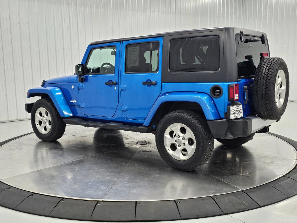 Used 2015 Jeep Wrangler Unlimited Sahara w/ Connectivity Group AWD/4WD image 3