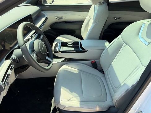 Used 2025 Hyundai Tucson Limited image 14