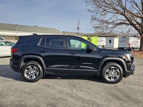 Used 2025 GMC Terrain Elevation image 8