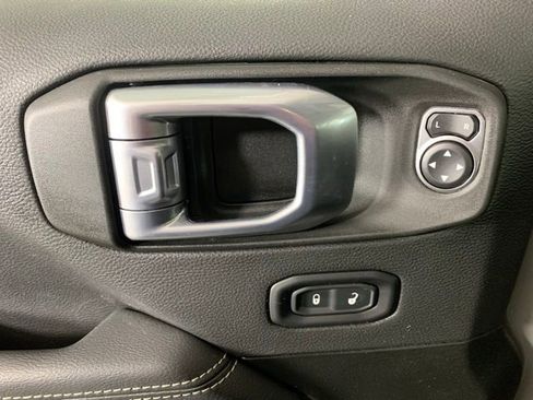 Used 2021 Jeep Wrangler Unlimited Sahara AWD/4WD image 29
