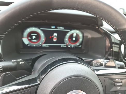 Used 2025 Nissan Pathfinder Platinum image 25