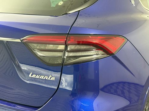 Used 2022 Maserati Levante GT AWD/4WD image 34