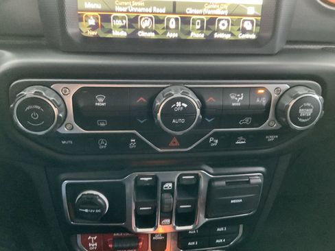 Used 2021 Jeep Gladiator Mojave AWD/4WD image 41