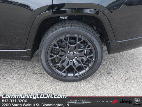 New 2025 Jeep Grand Cherokee L Summit w/ Advanced Protech Group IV image 4