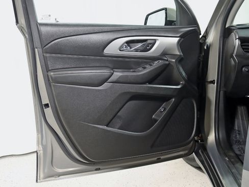Used 2018 Chevrolet Traverse LT image 29