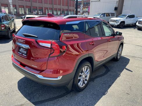 Used 2022 GMC Terrain SLT AWD/4WD image 6
