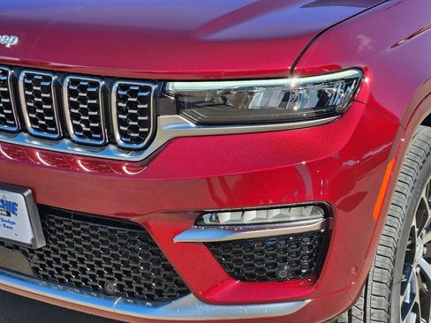 New 2025 Jeep Grand Cherokee Summit image 5