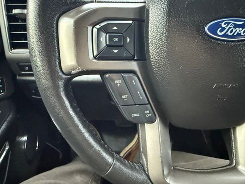 Used 2018 Ford Expedition XLT w/ Equipment Group 202A RWD image 30