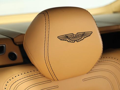 Used 2021 Aston Martin DBX AWD/4WD image 82