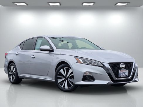 Used 2020 Nissan Altima 2.5 SL image 1
