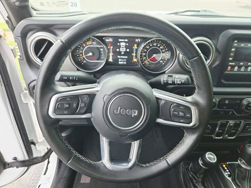 Used 2020 Jeep Wrangler Unlimited Sahara AWD/4WD image 19