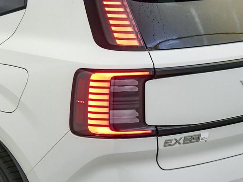 New 2026 Volvo EX30 Plus image 12