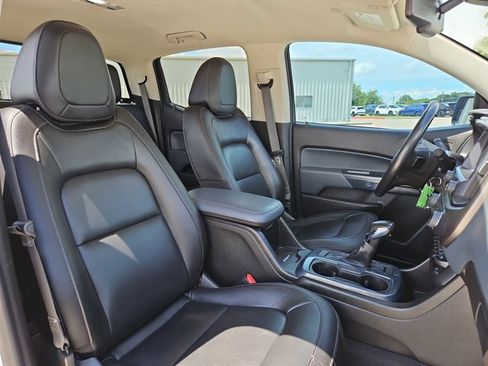 Used 2022 Chevrolet Colorado Z71 AWD/4WD image 18