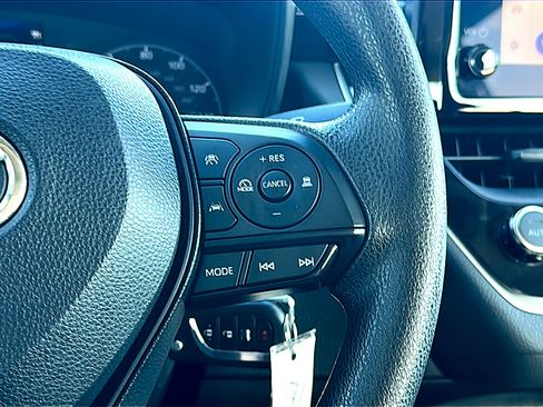 Used 2023 Toyota Corolla LE image 27