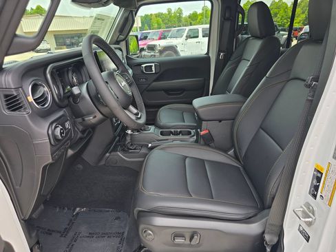 New 2026 Jeep Gladiator Sport AWD/4WD image 4