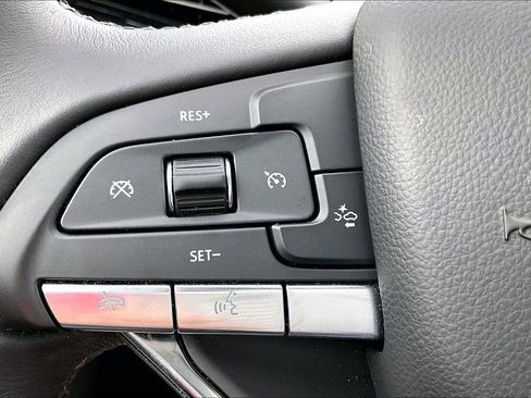Used 2025 Cadillac XT6 Luxury FWD image 11