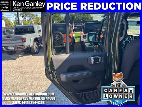 Used 2023 Jeep Wrangler Unlimited Sahara w/ Cold Weather Group AWD/4WD image 21