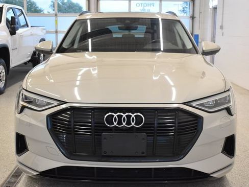 Used 2021 Audi e-tron Premium w/ Convenience Plus Package AWD/4WD image 3