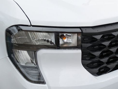 New 2025 Ford Maverick XLT w/ XLT Luxury Package image 9