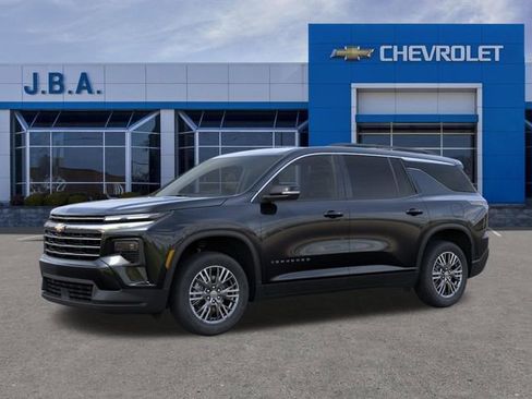 New 2026 Chevrolet Traverse LT FWD image 2