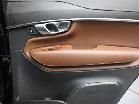 Certified 2023 Volvo XC90 T8 Ultimate w/ Protection Package Premier image 31