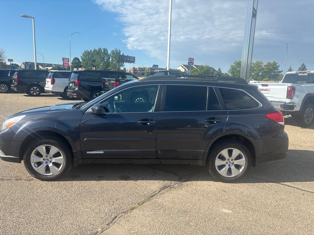 Used 2012 Subaru Outback 2.5i Limited w/ Moonroof Pkg AWD/4WD image 4