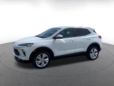 Used 2025 Buick Encore GX Preferred AWD/4WD image 8