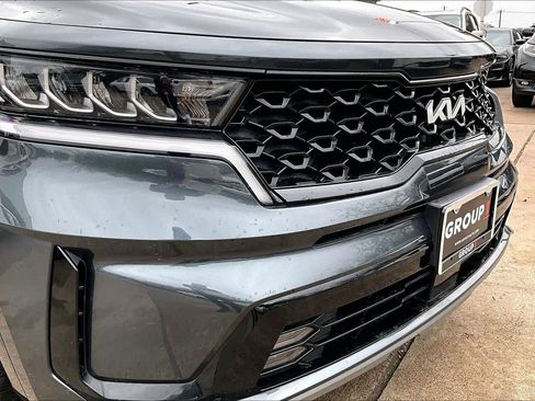 Used 2022 Kia Sorento EX w/ Panoramic Sunroof Package image 30