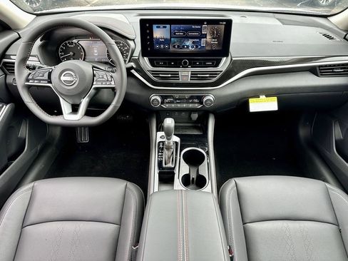 Certified 2025 Nissan Altima 2.5 SR w/ SR Premium Package FWD image 19
