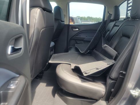 Used 2022 Chevrolet Colorado Z71 AWD/4WD image 5
