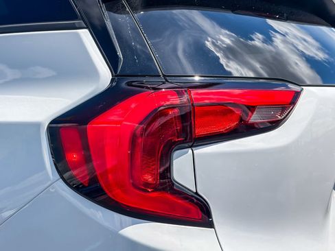 Used 2020 GMC Terrain Denali w/ Denali Premium Package FWD image 8