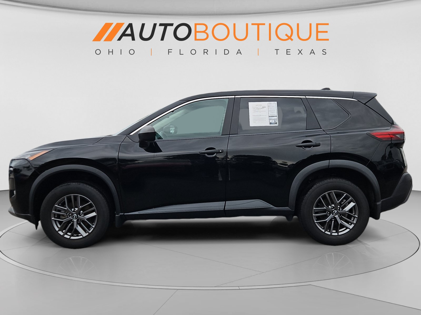 Used 2023 Nissan Rogue S AWD/4WD image 2