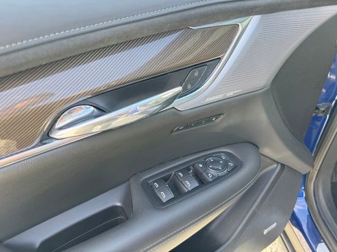 Certified 2023 Cadillac XT6 Premium Luxury w/ Platinum Package AWD/4WD image 28