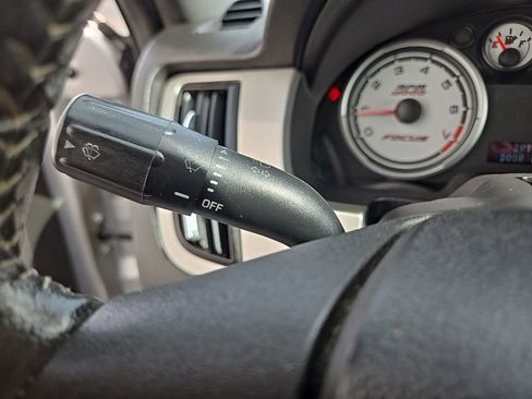 Used 2009 Ford Focus SEL FWD image 20