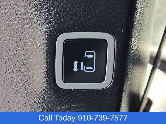 Used 2022 Chrysler Pacifica Touring FWD image 31