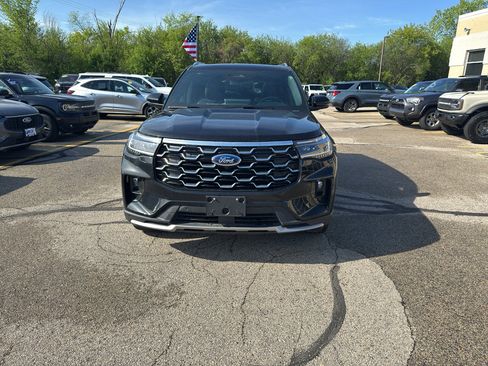 Used 2026 Ford Explorer Platinum AWD/4WD image 2