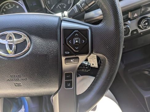 Used 2018 Toyota Tacoma SR5 AWD/4WD image 21