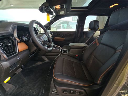 Used 2026 GMC Canyon AT4 w/ Technology Plus Package AWD/4WD image 14