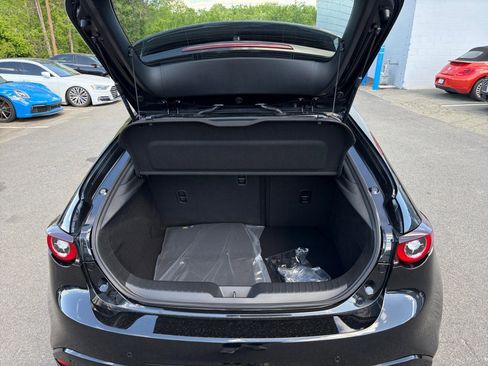 New 2026 MAZDA MAZDA3 Hatchback w/Premium Plus Pkg image 14