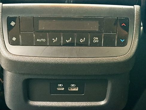 Used 2023 Nissan Pathfinder SL w/ Lighting Package (N92) AWD/4WD image 25