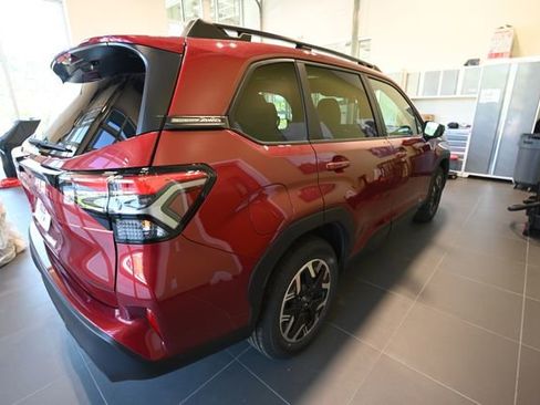 Used 2026 Subaru Forester Premium AWD/4WD image 12
