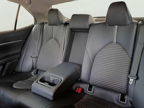 Used 2018 Toyota Camry SE FWD image 34