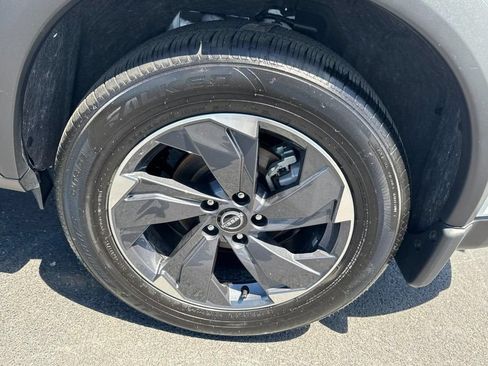 Certified 2026 Nissan Rogue SV FWD image 7