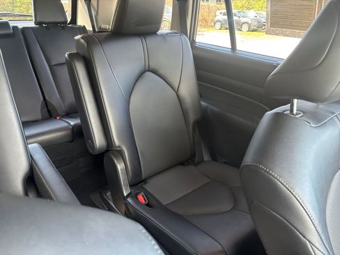 Used 2025 Toyota Grand Highlander FWD image 40