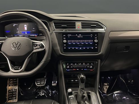 Used 2024 Volkswagen Tiguan SE R-Line AWD/4WD image 11