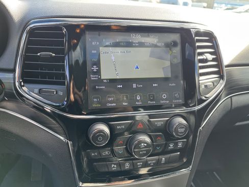 Used 2020 Jeep Grand Cherokee Limited image 33