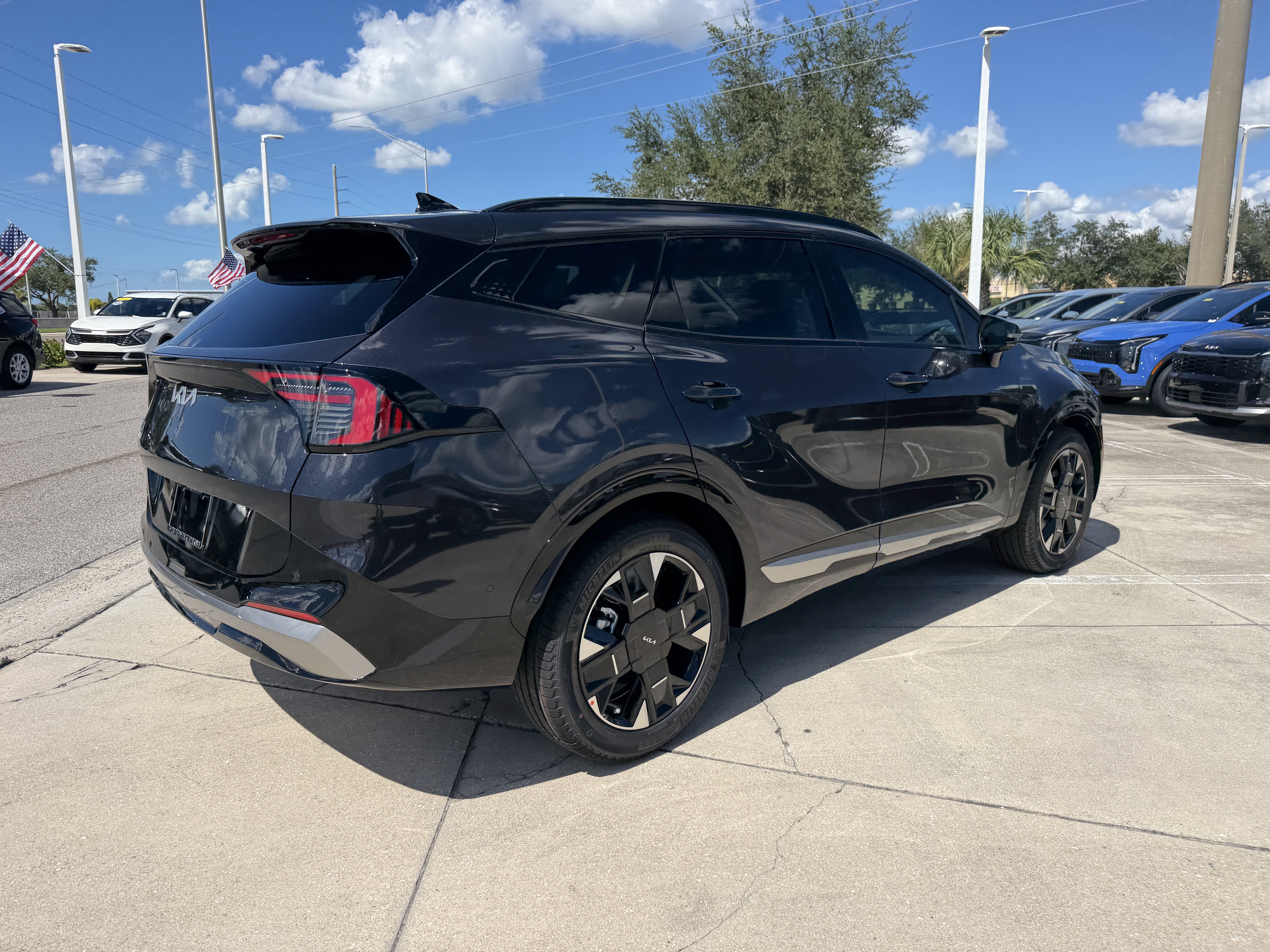 New 2027 Kia Sportage SX FWD image 3