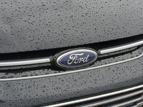 Used 2018 Ford C-MAX Titanium w/ Equipment Group 301A image 12