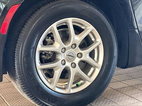 Used 2024 Chrysler Pacifica Touring-L FWD image 36