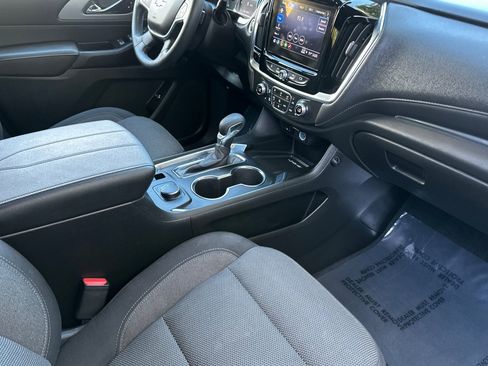 Used 2023 Chevrolet Traverse LT image 21